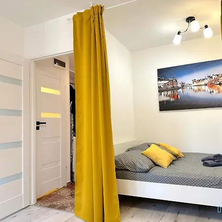 Honey Apartment- Cozy Retreat, 10 Minutes To Old Town Gdańsk